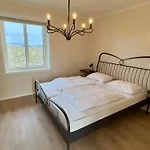 4 Star In Nyaraló